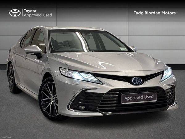 Toyota Camry Saloon, Petrol Hybrid, 2023, Silver