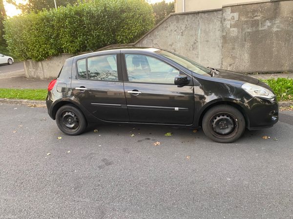 Renault Clio Hatchback, Ethanol Petrol, 2011, Black