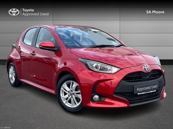 Toyota Yaris Hatchback, Petrol Hybrid, 2024, Red