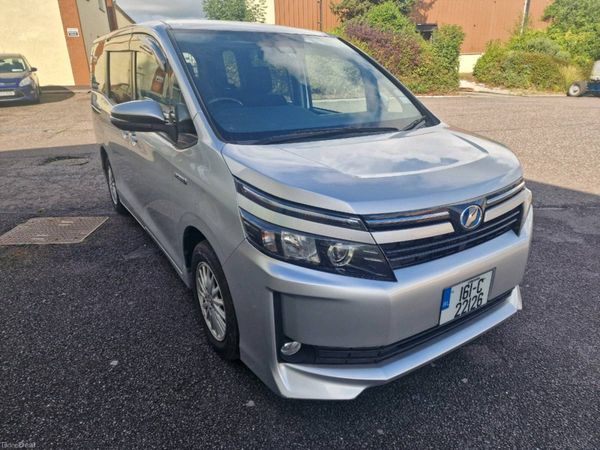 Toyota Voxy MPV, Petrol Hybrid, 2016, Silver