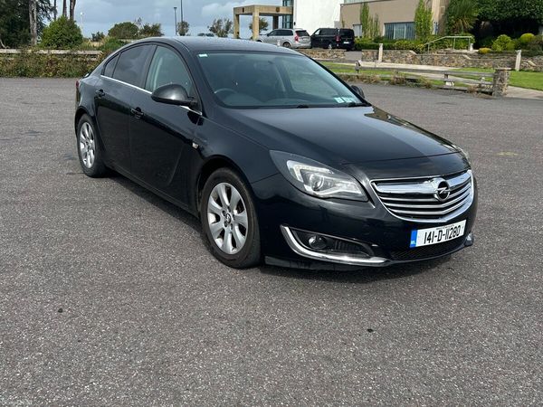 Opel Insignia Hatchback, Diesel, 2014, Black