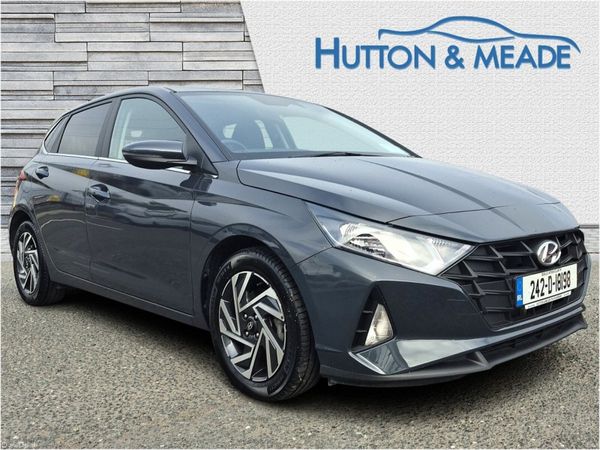 Hyundai i20 Hatchback, Petrol, 2024, Grey