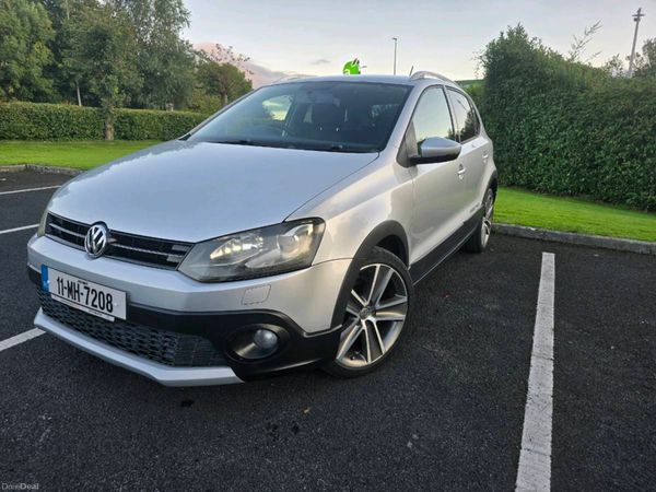 Volkswagen Polo Hatchback, Petrol, 2011, Silver