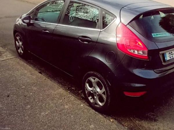 Ford Fiesta Hatchback, Petrol, 2009, Grey