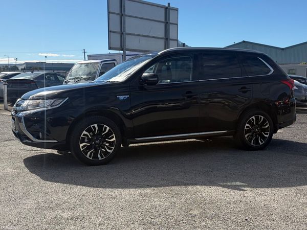 Mitsubishi Outlander SUV, Petrol Plug-in Hybrid, 2016, Black