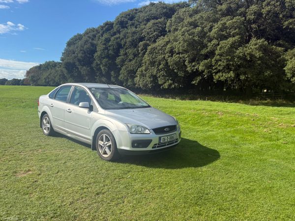 Ford Focus Saloon, Petrol, 2006, Silver