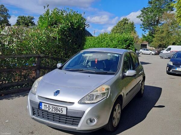 Renault Clio Hatchback, Ethanol Petrol, 2011, Silver