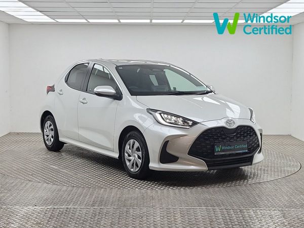Toyota Yaris Hatchback, Petrol Hybrid, 2025, White