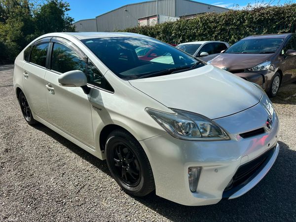 Toyota Prius Hatchback, Petrol Hybrid, 2015, White