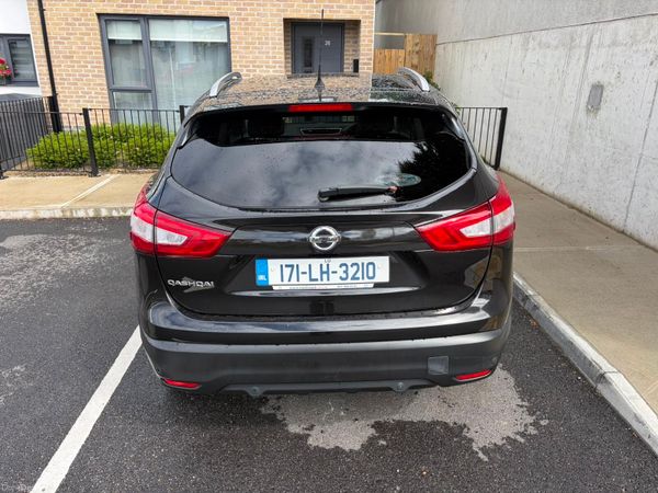Nissan Qashqai SUV, Petrol, 2017, Black
