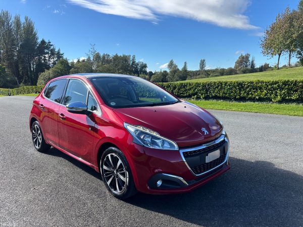 Peugeot 208 Hatchback, Petrol, 2018, Red