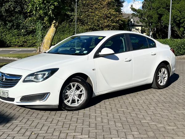 Opel Insignia Saloon, Diesel, 2014, White