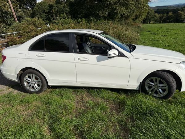 Mercedes-Benz C-Class Saloon, Diesel, 2012, White