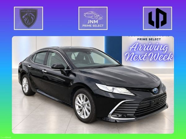 Toyota Camry Saloon, Petrol Hybrid, 2022, White