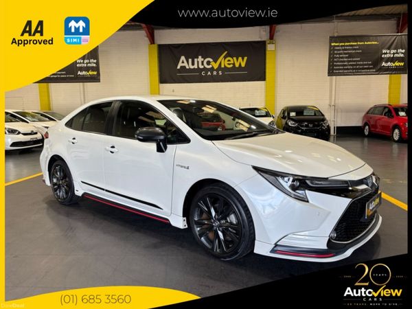 Toyota Corolla Saloon, Petrol Hybrid, 2019, White