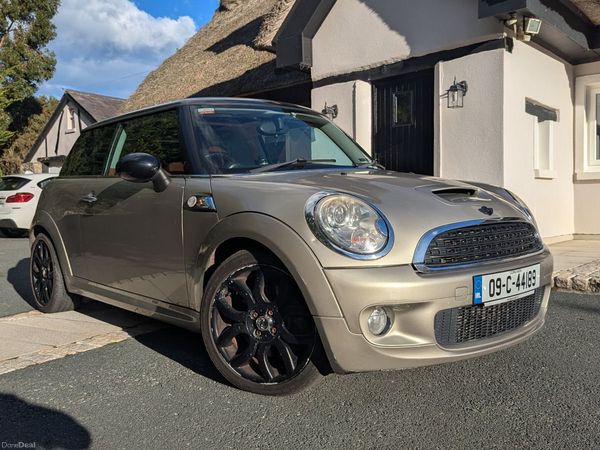 Mini Cooper Hatchback, Petrol, 2009, Gold