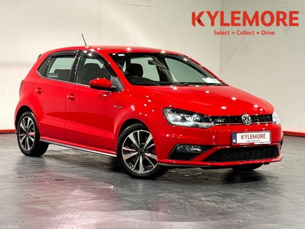 Volkswagen Polo Hatchback, Petrol, 2015, Red