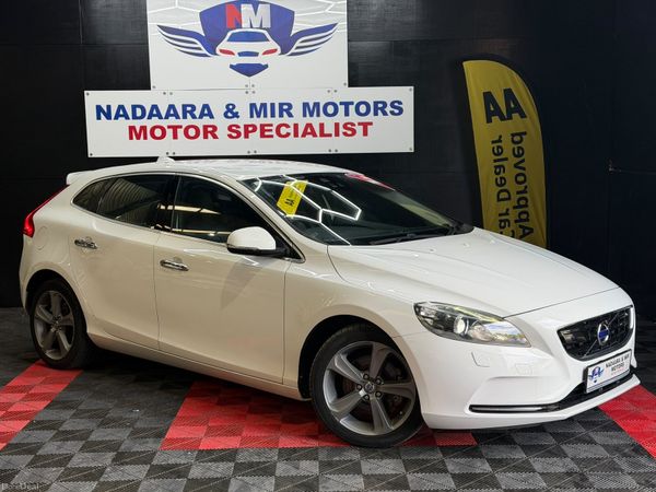 Volvo V40 Hatchback, Petrol, 2015, White