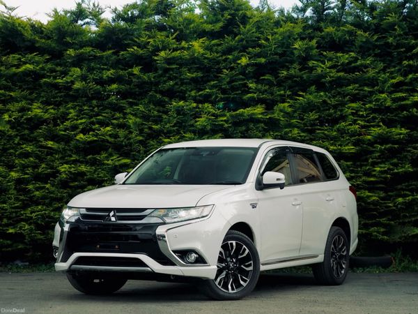 Mitsubishi Outlander SUV, Petrol Plug-in Hybrid, 2021, White