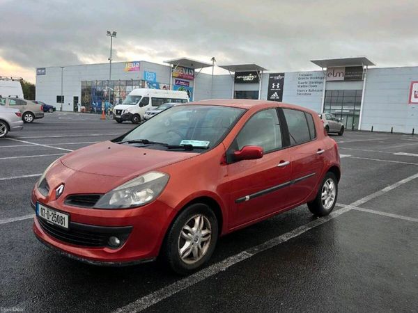 Renault Clio Hatchback, Petrol, 2007, Red