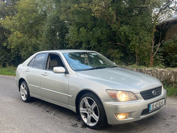 Lexus IS Saloon, Petrol, 2006, Silver