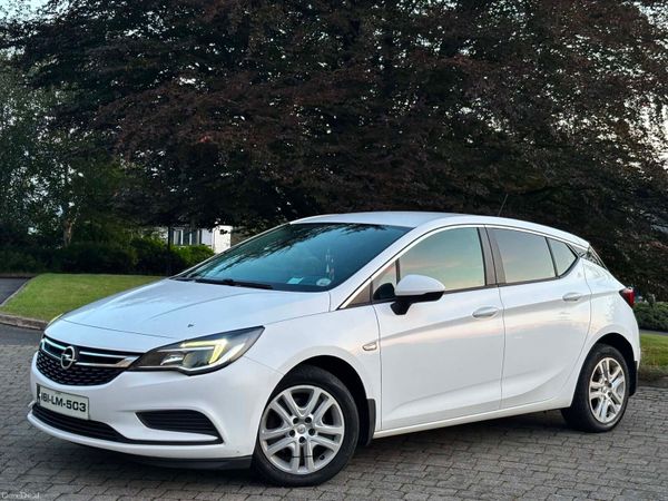 Opel Astra Hatchback, Diesel, 2016, White