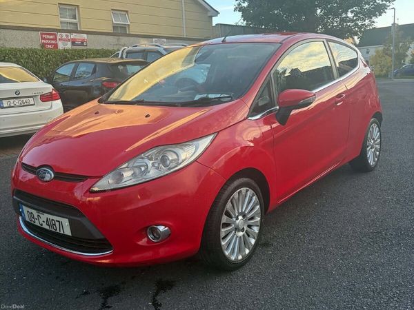 Ford Fiesta Hatchback, Diesel, 2009, Red