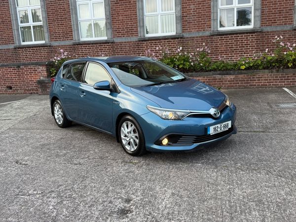 Toyota Auris MPV, Petrol Hybrid, 2016, Blue