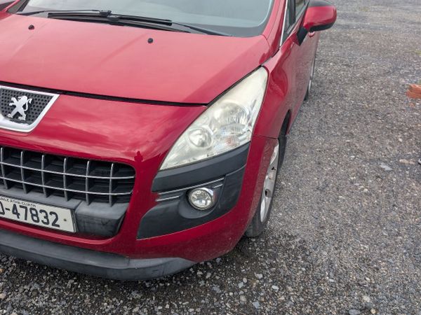 Peugeot 3008 MPV, Diesel, 2011, Red