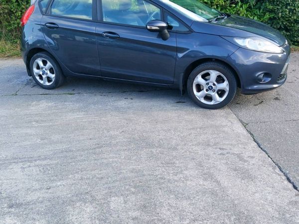 Volvo Other Hatchback, Diesel, 2010, Blue