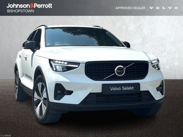 Volvo XC40 SUV, Petrol Hybrid, 2023, White