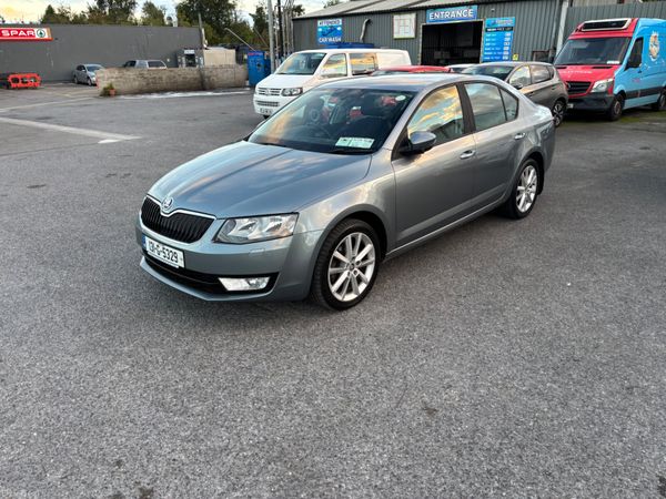 Skoda Octavia Hatchback, Diesel, 2013, Grey