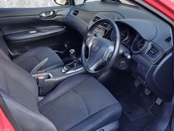 Nissan Pulsar Hatchback, Petrol, 2015, Red