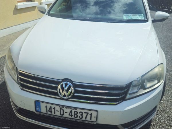 Volkswagen Passat Estate, Petrol, 2014, White