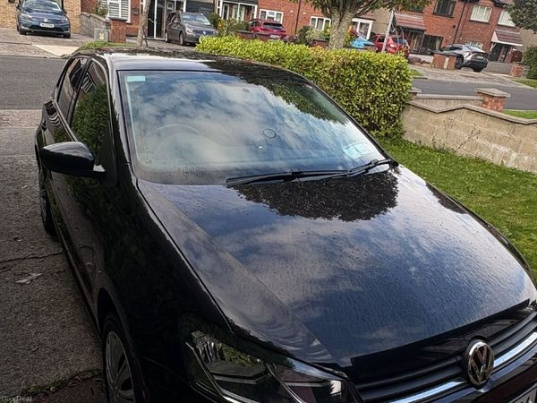 Volkswagen Polo Hatchback, Petrol, 2015, Black