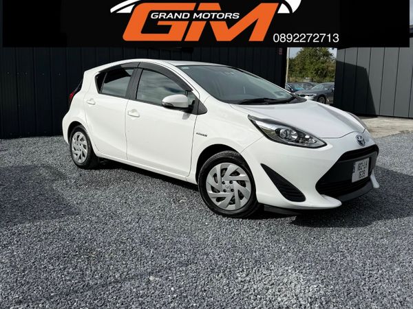 Toyota Aqua Hatchback, Petrol Hybrid, 2018, White