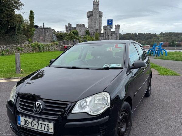Volkswagen Polo Hatchback, Petrol, 2009, Black