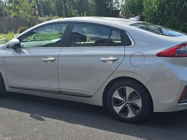Hyundai IONIQ Hatchback, Electric, 2018, Silver