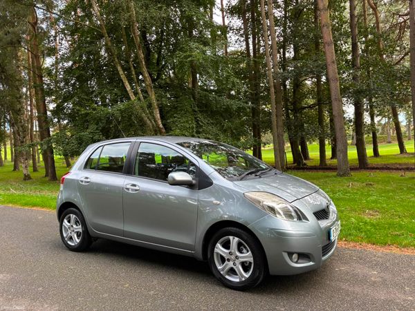 Toyota Yaris Hatchback, Petrol, 2010, Silver