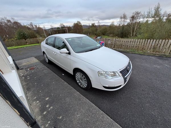 Volkswagen Passat Saloon, Diesel, 2010, White