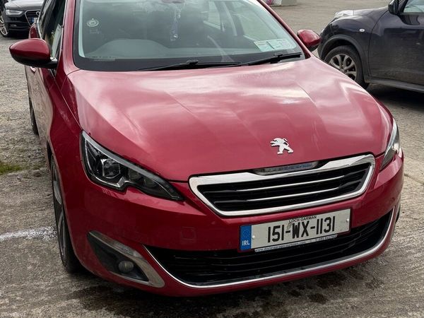Peugeot 308 Hatchback, Diesel, 2015, Red