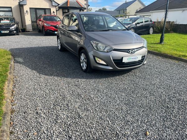 Hyundai i20 Hatchback, Petrol, 2013, Grey