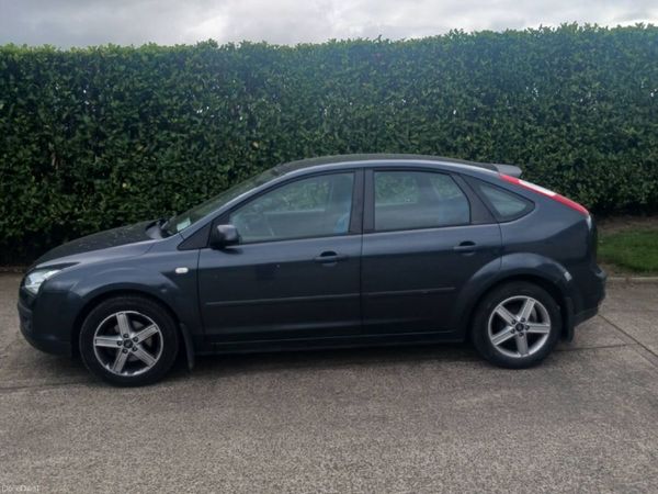 Ford Focus Hatchback, Petrol, 2007, Grey