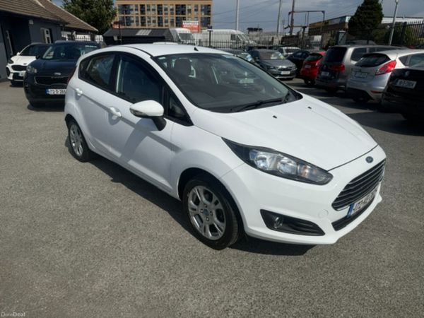 Ford Fiesta Hatchback, Petrol, 2017, White