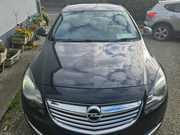 Opel Insignia Hatchback, Diesel, 2015, Black