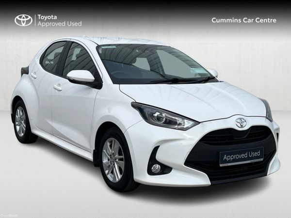 Toyota Yaris Hatchback, Petrol, 2022, White