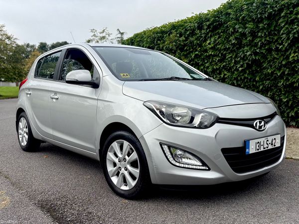 Hyundai i20 Hatchback, Petrol, 2013, Silver
