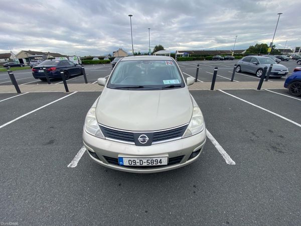 Nissan Tiida Hatchback, Diesel, 2009, Silver