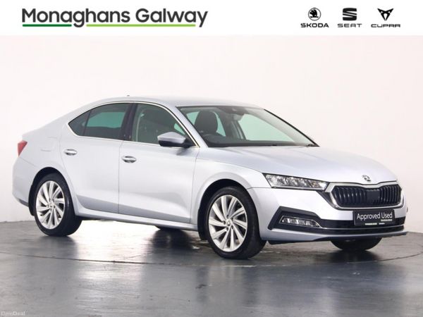 Skoda Octavia Hatchback, Diesel, 2022, Grey