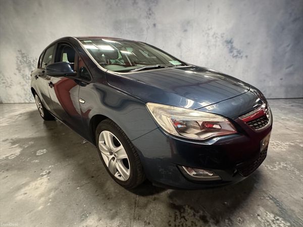 Opel Astra Hatchback, Diesel, 2011, Blue
